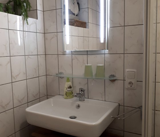Kl. Fuchsloch IV Waschtisch/Dusche Kl. Fuchsloch IV Waschtisch/Dusche
