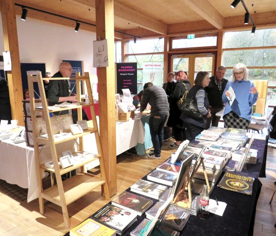 Buchmesse im Naturzentrum Eifel, © Eifelgemeinde Nettersheim Buchmesse im Naturzentrum Eifel, © Eifelgemeinde Nettersheim