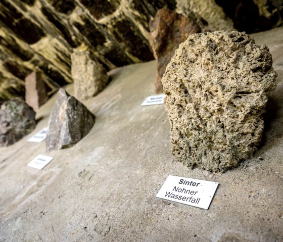 Steinesammlung im Boxenstop bei Müsch, © Eifel Tourismus GmbH, D. Ketz Steinesammlung im Boxenstop bei Müsch, © Eifel Tourismus GmbH, D. Ketz