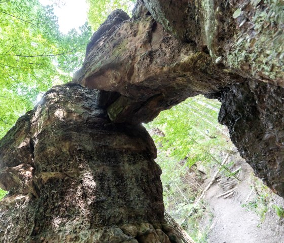 Das Hindenburgtor, kuriose Felsformatio, © Eifel Tourismus GmbH, AR-shapefruit AG Das Hindenburgtor, kuriose Felsformatio, © Eifel Tourismus GmbH, AR-shapefruit AG