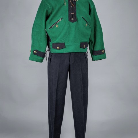 Outdoor Clothing: Wool Ski Suit, 1930s, © LVR-Industriemuseum Outdoor Clothing: Wool Ski Suit, 1930s, © LVR-Industriemuseum