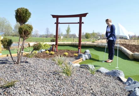 Golfen beim Adventure Golf, © Seepark Zülpich Golfen beim Adventure Golf, © Seepark Zülpich