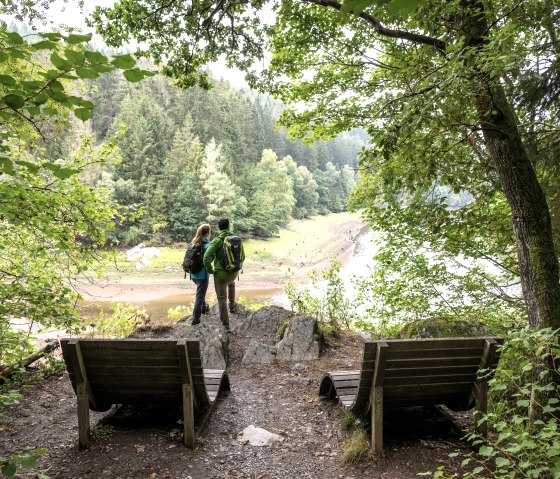 Sinnesliegen Perlenbach-Talsperre-@Eifel Tourismus GmbH, Dominik Ketz, © Eifel Tourismus GmbH, Dominik Ketz Sinnesliegen Perlenbach-Talsperre-@Eifel Tourismus GmbH, Dominik Ketz, © Eifel Tourismus GmbH, Dominik Ketz