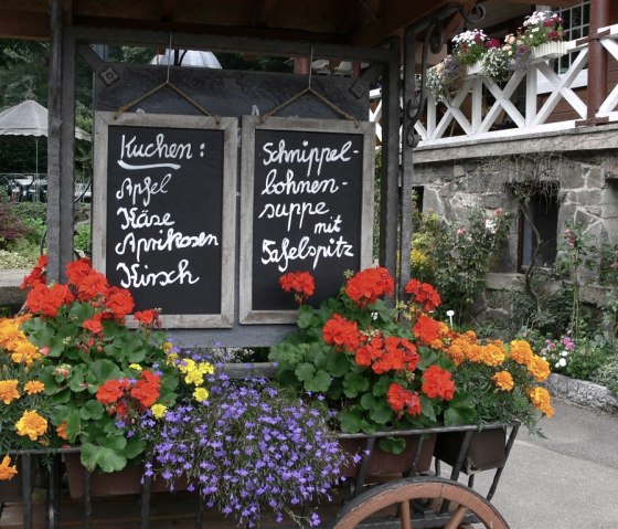 Das Hauseigene Restaurant mit Tagesangeboten Das Hauseigene Restaurant mit Tagesangeboten