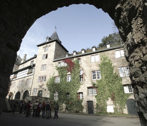 Jugendherberge Burg Blankenheim, © Nordeifel Tourismus GmbH & Jugendherberge Burg Blankenheim Jugendherberge Burg Blankenheim, © Nordeifel Tourismus GmbH & Jugendherberge Burg Blankenheim