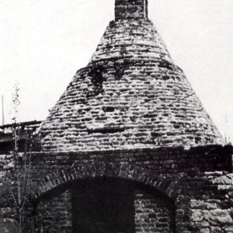 Dorfschmiede Mausbach, © Manfred Bierganz und Wilhelm Hamacher, Mausbach – Ein Ort in Bildern vergangener Tage (1992), S. 24 Dorfschmiede Mausbach, © Manfred Bierganz und Wilhelm Hamacher, Mausbach – Ein Ort in Bildern vergangener Tage (1992), S. 24