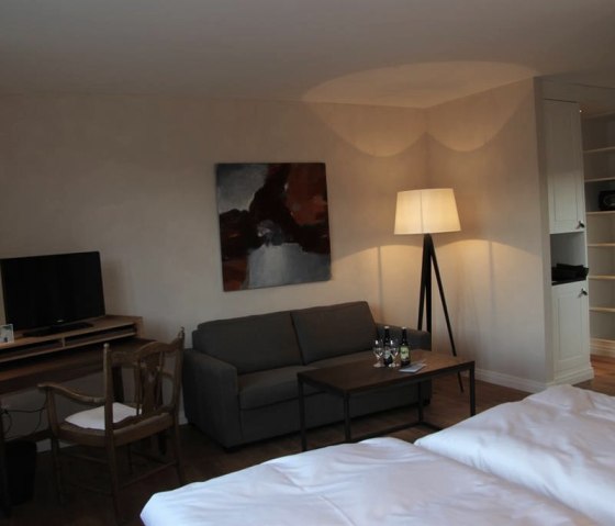 Doppelzimmer Neues Gästehaus, © Nordeifel Tourismus GmbH & Gästehaus Kloster Steinfeld Doppelzimmer Neues Gästehaus, © Nordeifel Tourismus GmbH & Gästehaus Kloster Steinfeld