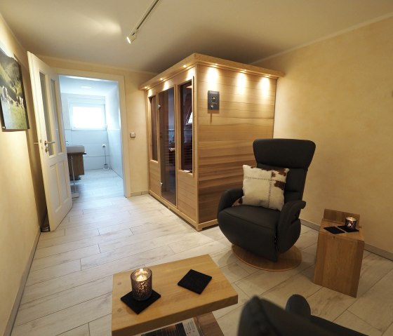 Relaxen im Wellnessbereich, © Nordeifel Tourismus GmbH & Ferienwohnung Sternenblick Hellenthal Relaxen im Wellnessbereich, © Nordeifel Tourismus GmbH & Ferienwohnung Sternenblick Hellenthal