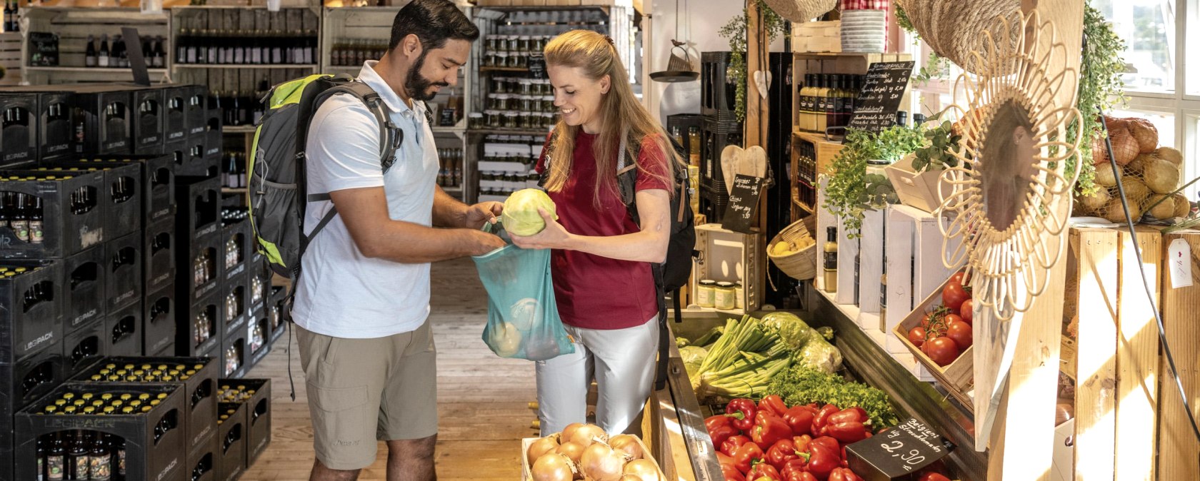 Shopping at the Market, © Eifel Tourismus GmbH - Dominik Ketz Shopping at the Market, © Eifel Tourismus GmbH - Dominik Ketz