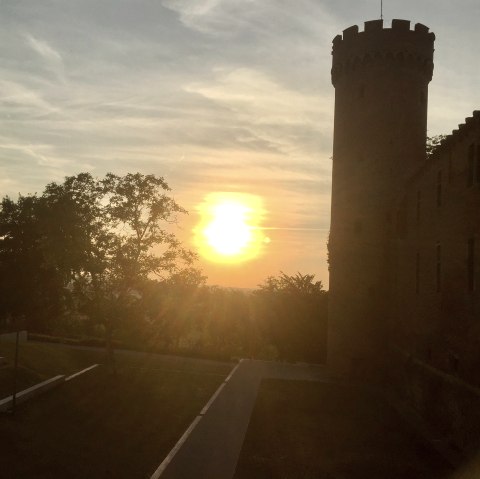 Sonnenuntergang an der Landesburg Zülpich, © Seepark Zülpich Sonnenuntergang an der Landesburg Zülpich, © Seepark Zülpich