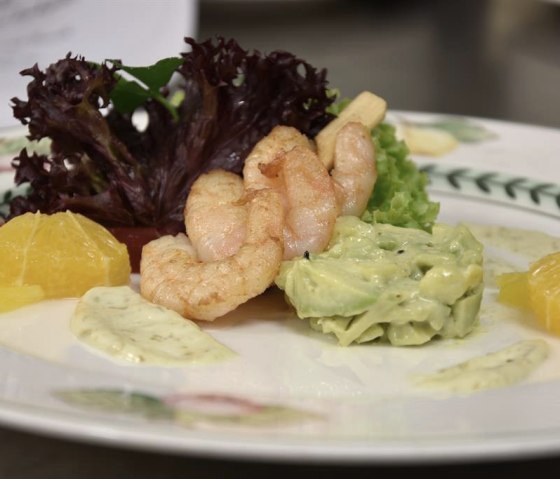 Garnelen mit Avocadosalat, © seeblick-eifel.de Garnelen mit Avocadosalat, © seeblick-eifel.de