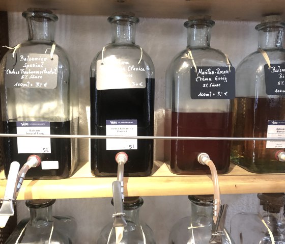 Café Prinz offers a selection of vinegar & oil, © TI Bitburger Land Café Prinz offers a selection of vinegar & oil, © TI Bitburger Land