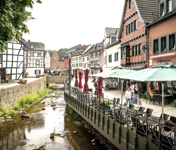 Stroll through Bad Münstereifel on the River Erft, © Eifel Tourismus GmbH, Dominik Ketz Stroll through Bad Münstereifel on the River Erft, © Eifel Tourismus GmbH, Dominik Ketz