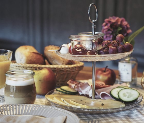 Plenty of choice for breakfast, © Boutique Hotel LANDHAUSZEIT & Nordeifel Tourismus GmbH Plenty of choice for breakfast, © Boutique Hotel LANDHAUSZEIT & Nordeifel Tourismus GmbH