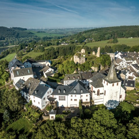 Blick auf das historische Kronenburg, © Eifel Tourismus GmbH, Dominik Ketz Blick auf das historische Kronenburg, © Eifel Tourismus GmbH, Dominik Ketz