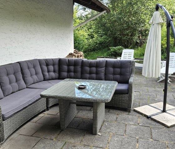 "Beautiful view on the Eifelsteig" lounge in the courtyard "Beautiful view on the Eifelsteig" lounge in the courtyard