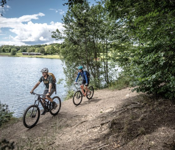 Radfahren am Freilinger See, © Eifel Tourismus GmbH Radfahren am Freilinger See, © Eifel Tourismus GmbH