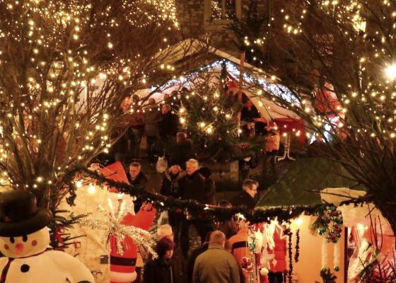 Weihnachtsmarkt auf dem Alten Markt, © Stolberg-Touristik Weihnachtsmarkt auf dem Alten Markt, © Stolberg-Touristik