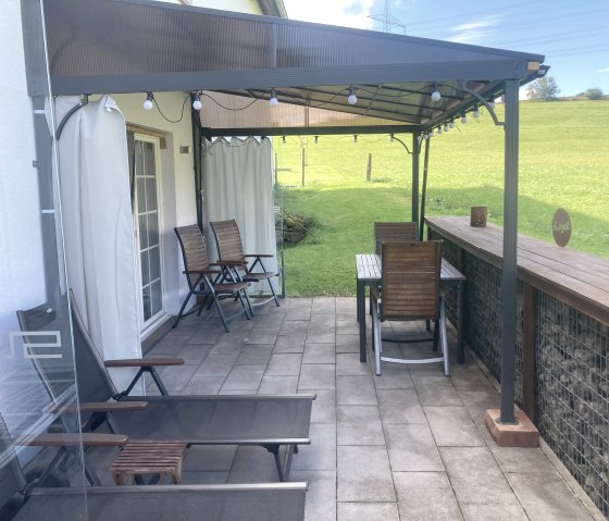 IMG_Terrasse mit Dach IMG_Terrasse mit Dach