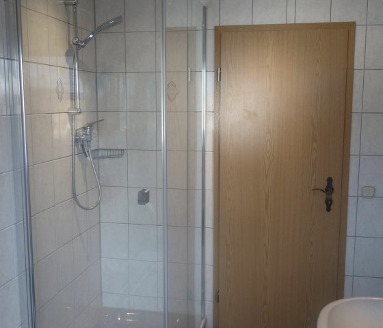 Bad mit Dusche Bad mit Dusche