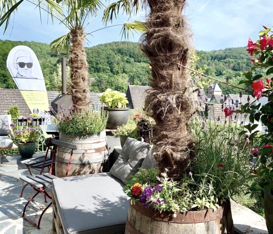 Terrace, © Boutique Hotel LANDHAUSZEIT & Nordeifel Tourismus GmbH Terrace, © Boutique Hotel LANDHAUSZEIT & Nordeifel Tourismus GmbH