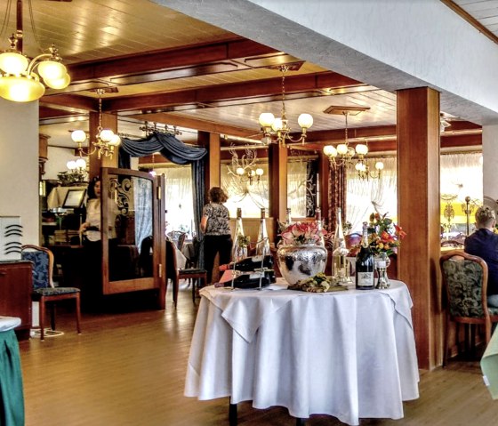 Restaurant 2 Restaurant 2