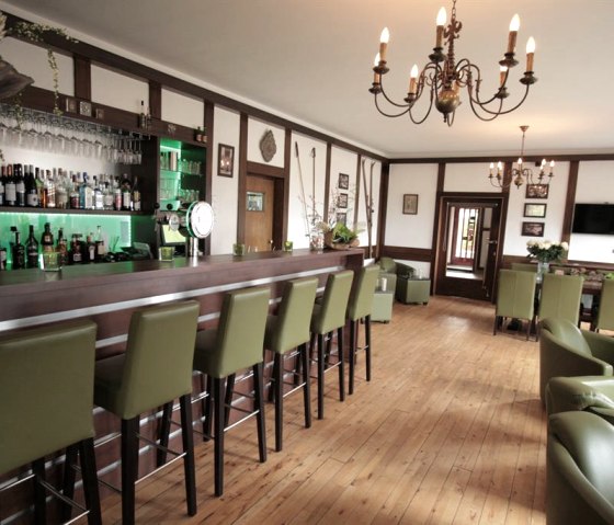 Bar und Lounge, © Nordeifel Tourismus GmbH & Hotel Restaurant Hollerather Hof Bar und Lounge, © Nordeifel Tourismus GmbH & Hotel Restaurant Hollerather Hof