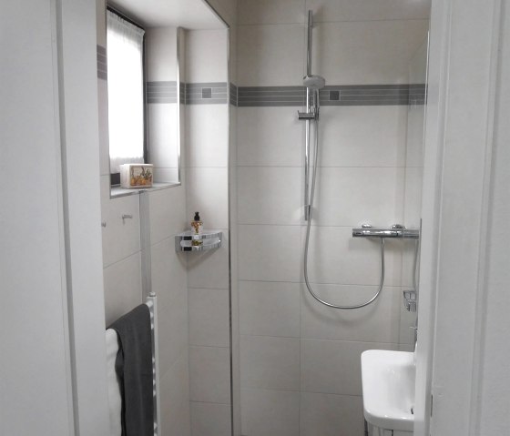 Dusche, ebenerdig, © Nordeifel Tourismus GmbH & Ferienwohnung Charly Dusche, ebenerdig, © Nordeifel Tourismus GmbH & Ferienwohnung Charly