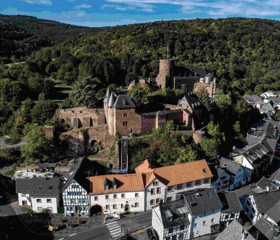 Blick auf Burg Hengebach, © Tourismus NRW e.V. Blick auf Burg Hengebach, © Tourismus NRW e.V.