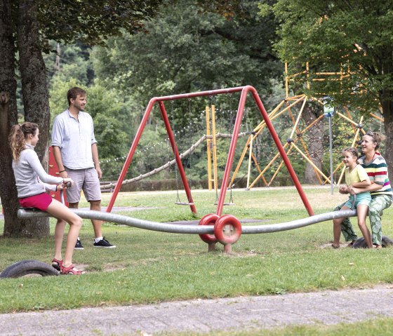 Spielplatz Einruhr Familie, © Eifel Tourismust GmbH, Tobias Vollmer Spielplatz Einruhr Familie, © Eifel Tourismust GmbH, Tobias Vollmer
