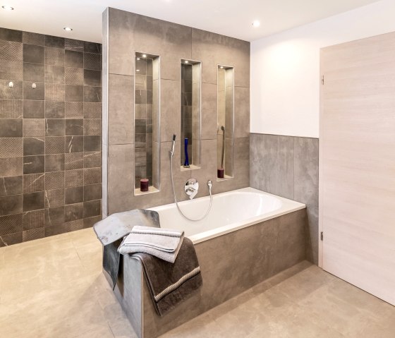 Bathroom, © Nordeifel Tourismus GmbH & Ferienwohnungen Eifelhöhe Bathroom, © Nordeifel Tourismus GmbH & Ferienwohnungen Eifelhöhe