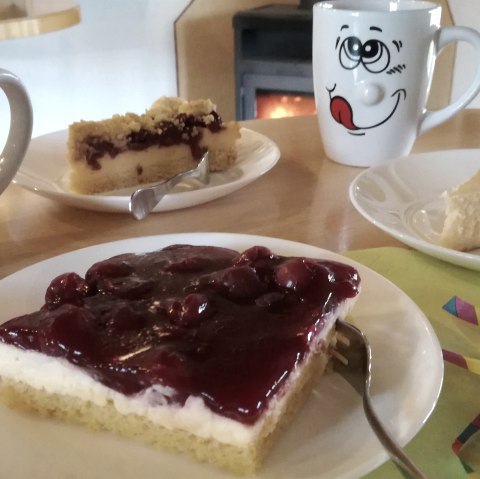 Leckere Kuchen im Golstübchen in Gillenfeld, © Golfstübchen Gillenfeld Leckere Kuchen im Golstübchen in Gillenfeld, © Golfstübchen Gillenfeld