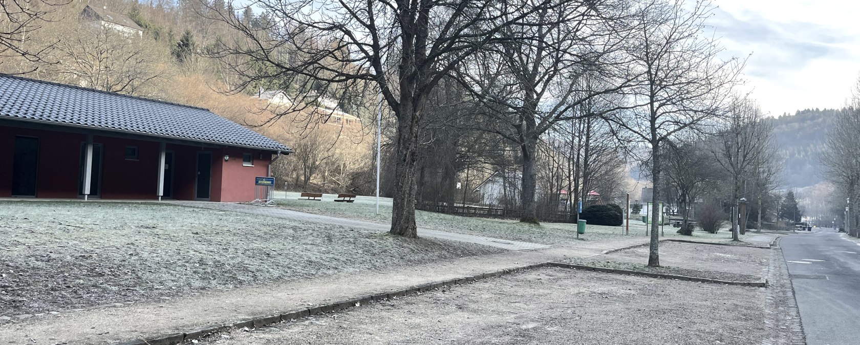 Wanderparkplatz Dorfgemeinschaftshaus, © Rursee-Touristik GmbH Wanderparkplatz Dorfgemeinschaftshaus, © Rursee-Touristik GmbH