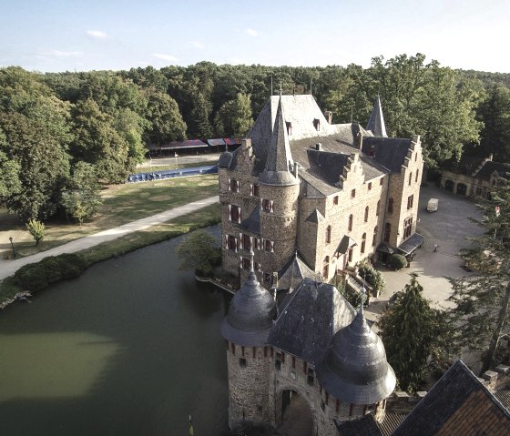 Burg Satzvey von oben, © Ralph Sondermann Burg Satzvey von oben, © Ralph Sondermann
