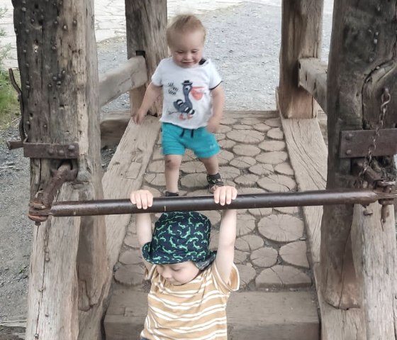 Kinder im Huf Stand, © Lena Poth Kinder im Huf Stand, © Lena Poth