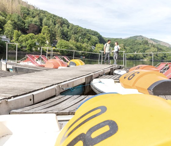 Tretbootverleih Staubecken Heimbach, © Eifel-Tourismus GmbH, AR, shapefruit AG Tretbootverleih Staubecken Heimbach, © Eifel-Tourismus GmbH, AR, shapefruit AG