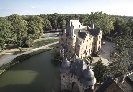 Burg Satzvey von oben, © Ralph Sondermann Burg Satzvey von oben, © Ralph Sondermann