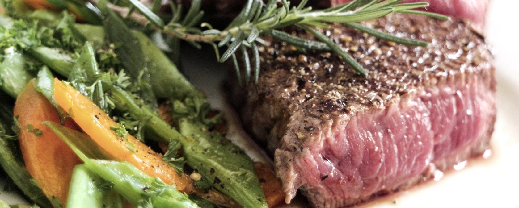 Steak im Hotel Restaurant Maas, © Hotel Restaurant Maas Steak im Hotel Restaurant Maas, © Hotel Restaurant Maas