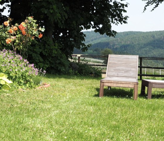 Liegewiese im Garten, © Nordeifel Tourismus GmbH & Ferienwohnung Sternenblick Hellenthal Liegewiese im Garten, © Nordeifel Tourismus GmbH & Ferienwohnung Sternenblick Hellenthal
