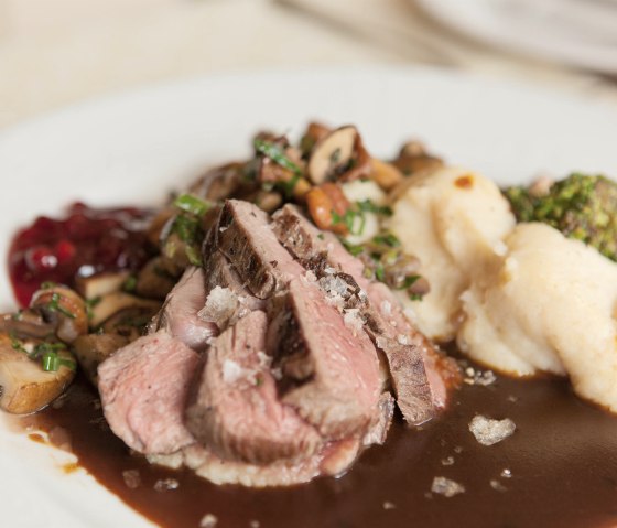 Landgasthaus "Zum Kreuzberg" regionale Produkte, © CC BY-SA Andreas Goltz Landgasthaus "Zum Kreuzberg" regionale Produkte, © CC BY-SA Andreas Goltz