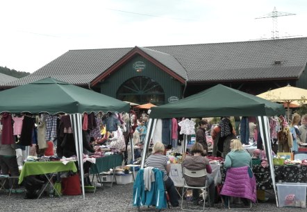Flohmarkt auf dem Krewelshof, © Krewelshof Flohmarkt auf dem Krewelshof, © Krewelshof