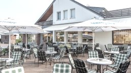 Sitzmöglichkeiten auf der Terasse, © Café Flink Sitzmöglichkeiten auf der Terasse, © Café Flink