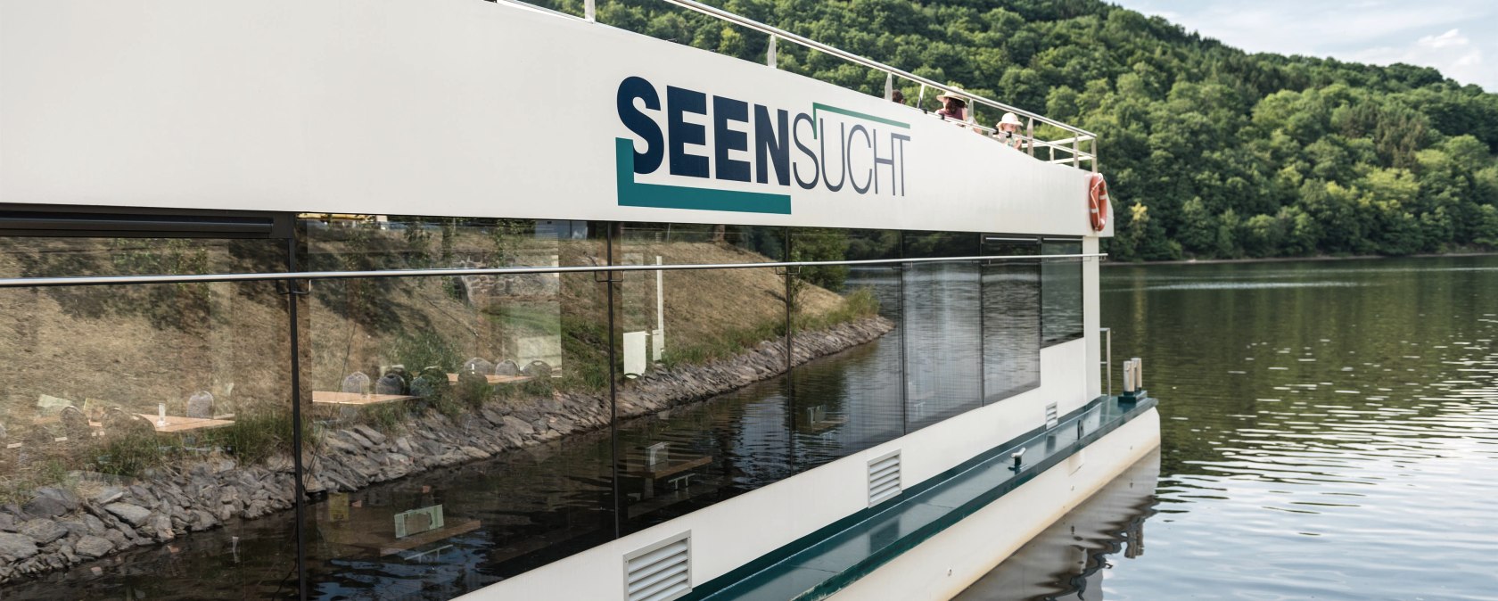 Schiff Seensucht Obersee, © Eifel Tourismus GmbH, Dominik Ketz Schiff Seensucht Obersee, © Eifel Tourismus GmbH, Dominik Ketz