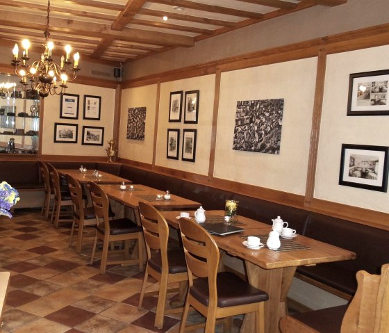 In the restaurant, © Hotel & Restaurant Alt Montjoie In the restaurant, © Hotel & Restaurant Alt Montjoie