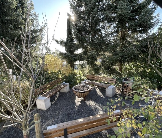 Feuerplatz im Garten, © Kathrin van Gumpel Feuerplatz im Garten, © Kathrin van Gumpel