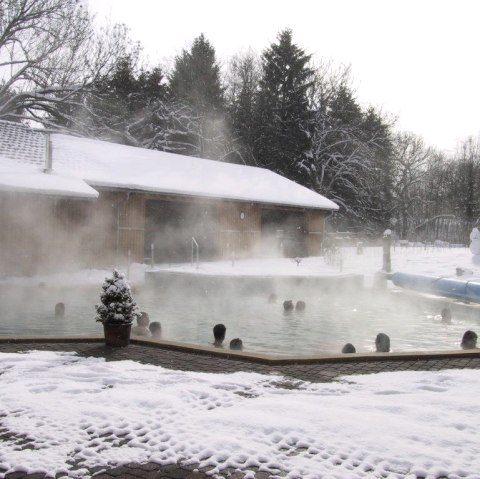 Roetgen Therme Außenpool im Winter, © Roetgen Therme / Hotel am Eifelsteig Roetgen Therme Außenpool im Winter, © Roetgen Therme / Hotel am Eifelsteig