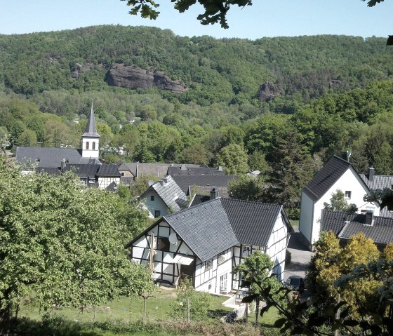 Blick auf Hausen, © Eifel heimisch Blick auf Hausen, © Eifel heimisch