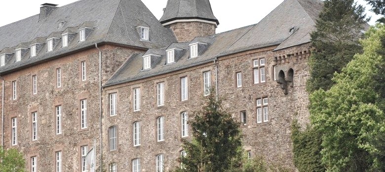 Schloss Schleiden Seitenansicht, © Kerstin Wielspütz Schloss Schleiden Seitenansicht, © Kerstin Wielspütz