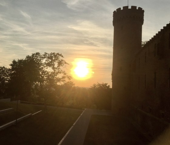 Sonnenuntergang an der Landesburg Zülpich, © Seepark Zülpich Sonnenuntergang an der Landesburg Zülpich, © Seepark Zülpich