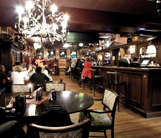 Besonderes Ambiente im Irish Pub, © Andi Goltz/ Phormat.de Besonderes Ambiente im Irish Pub, © Andi Goltz/ Phormat.de